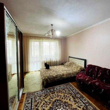 Продам 1 к. із. квартиру метро Вокзальна, Центральний ринок 10 хв. на транспорті