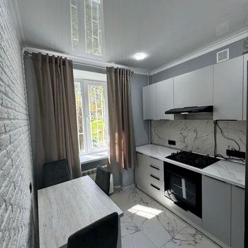 Аренда 3х ком кв , на 97 квартале ( пр Университетский )