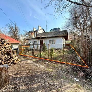 Продаж будинку у добрій локації
