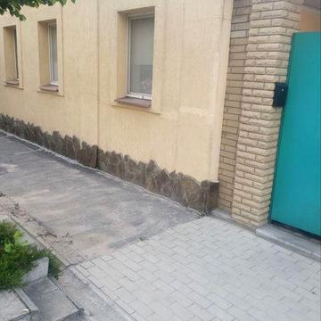 Будинок в районі атовокзалу (підходить під є-відновленя)