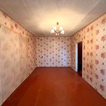 1-кімнатна під ремонт біля Палацу культури 32 кв.м  ІС