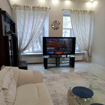 Європейська пл. (Катерининська), 17