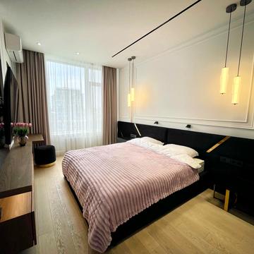 Джона Маккейна вул. (Івана Кудрі), 7