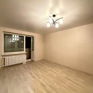 В Продажу 1 к к на вул. Крилова ( Євгенія Логінова) з ремонтом