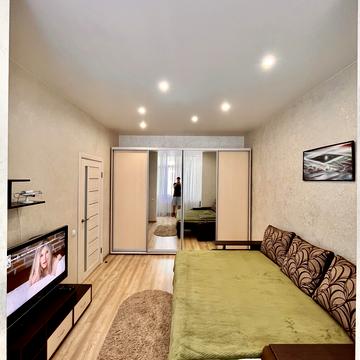 Академіка Писаржевського вул., 8