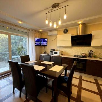 Продам дом на Черемушках ул. Пишенина 9 соток. 5 мин. от центра  Одессы