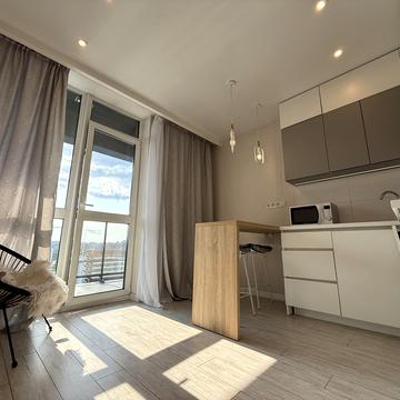 Джона Маккейна вул. (Івана Кудрі), 1-Б