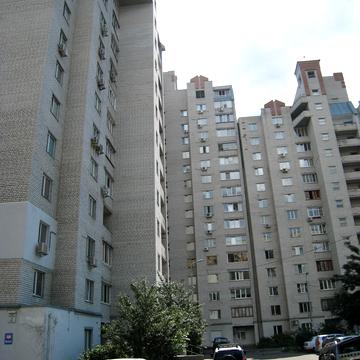 Андрія Верхогляда вул. (Михайла Драгомирова), 2