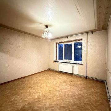 В Продажу 3 к к на вул. Ігоря Бедзая ( бувша Чкалова) , чешка 76 кв м з індивідуальним опаленням