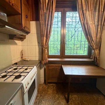 Оренда 2-кім/квартири - Стрийська - Податкова інспекція