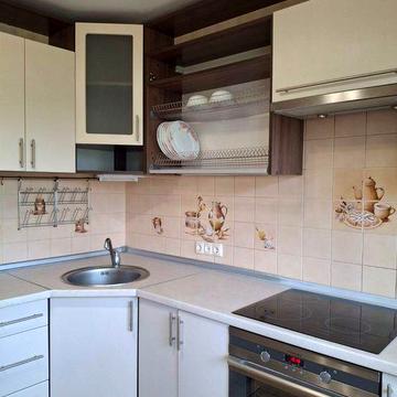 Здам 3-к квартиру метро Лівобережна пішки.