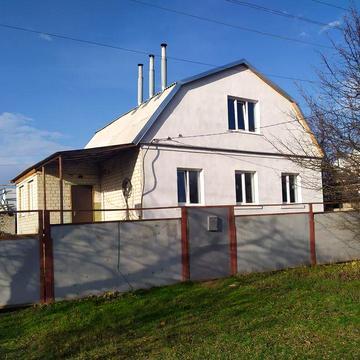 Продам 2-поверховий будинок 120 м² у м. Балаклія з ремонтом, можна одразу заїжджати і жити.