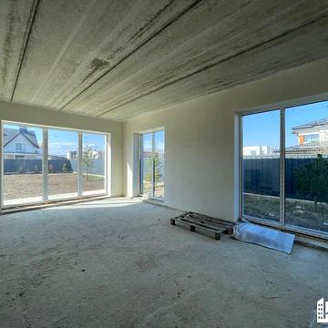 Продаж будинку в Крихівцях з гарною земельною ділянкою