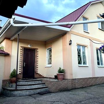 Продам приватний будинок 142 м2 з ремонтом 16 соток ділянка. Від власника