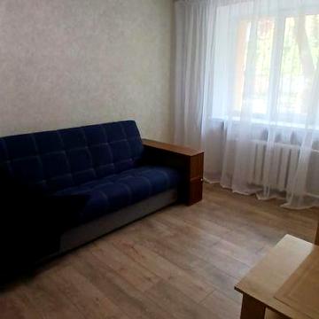 Продам 1 кімнатну на пл.Профспілок (центр)