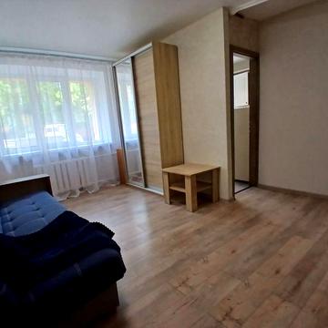 Продам 1 кімнатну на пл.Профспілок (центр)