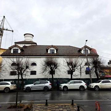 Кардинала Любомира Гузара вул., 28