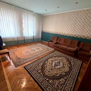 Здам 2 кімнатну квартиру в  центрі міста.