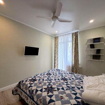 Перша здача 1к біля центрального парку