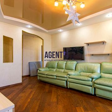 Печерська вул., 2