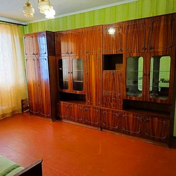 Реальна! р-н м. Сдудентська, 1-й будинок біля супермаркету КЛАСС.