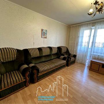 Продам світлу 3-кімнатну квартиру в центрі міста!