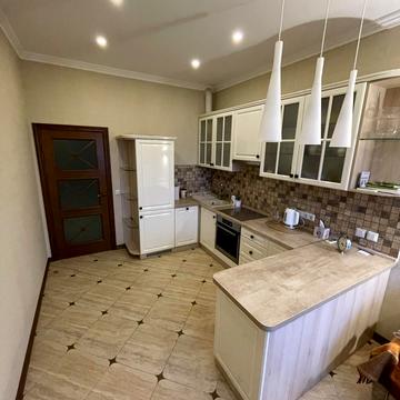 Золотоустівська вул., 16