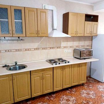 Оренда великої 1-кім квартири м. Буча Нове Шосе ЦЕНТР, поверх 2, з тваринами ТАК, кухня 17 м2