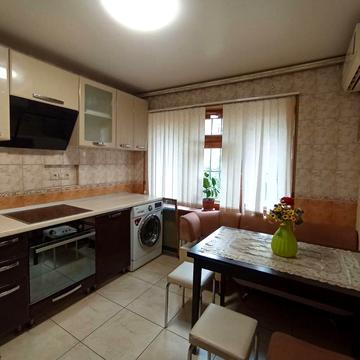 Чорноморського Козацтва вул., 123а