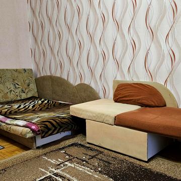 Олександра Махова вул. (Жолудєва), 1-Б