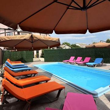 Оренда номера в клубному будинку вул. Нивська