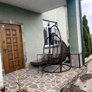 Продається сучасний двоповерховий будинок 154 м.кв у тихому та зеленому місці — с. Зазим’я, вул. Савичанська, 7