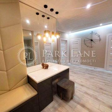 Продам 115м 3 кім Максимовича Михайла  4 сезони