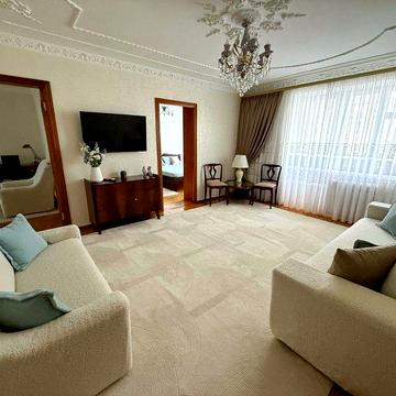 Сдам 3-комнатную квартиру в центре, Привоз