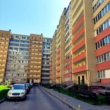 Академіка Сахарова вул., 16