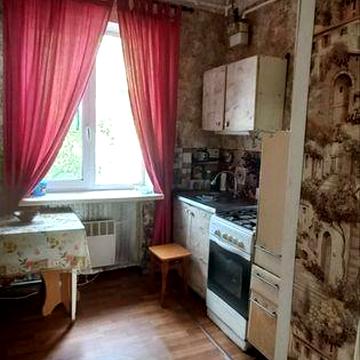 Продам 2х ком квартиру, сталинка!