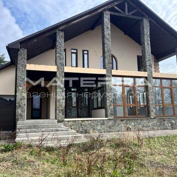 Продаж будинку в Бобриці з виходом до озера