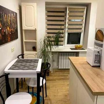 Здам 2к квартиру гарну, затишну  . Квартира знаходиться на Січеславській Наберажній 13а