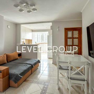 Продаж 3 кімнатної квартири з якісним ремонтом 83.3м, вул. Дністерська 19, метро Дарниця 15 хв.