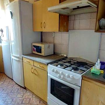 Сдам 1 ком квартиру Метро Дворец Спорта . 9/9