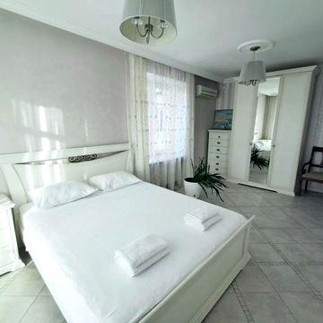 Газ‼️ОАГВ‼️ Сдам большую 3-комнатную квартиру с новым ремонтом! Шампанский переулок 2/1, Французский бульвар