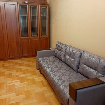 Анни Ахматової вул., 15