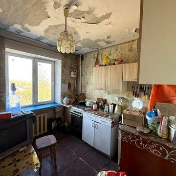 Продаю 1 к квартиру 45.3 кв.м під ремонт в Центрі