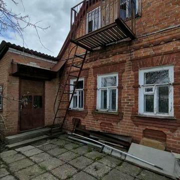 Продаж частини будинку на Добровільній