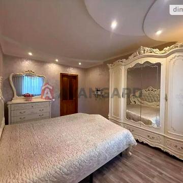Продаж 3к Квартира Миру пр.
