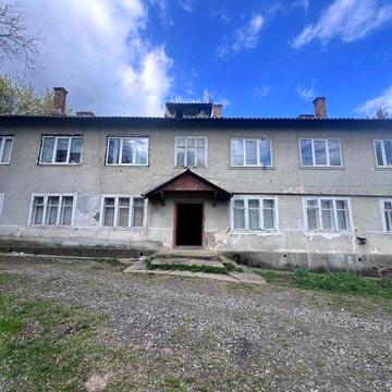 3-кімнатна квартира біля центральної дороги в Надвірній  (район лісокомбінату)