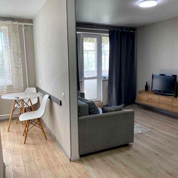 Сдам 1комн квартиру с евроремонтом парк Твена ( Горького) ул. Героев Крут /  Варненская