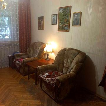 Продам 2 х кімнатну на Нивках