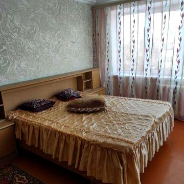 Здам квартиру 2-х кімнатну в центрі Канева