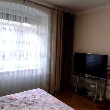 Терміново здається 1 км квартира ЦЕНТР,в. Кордуби !